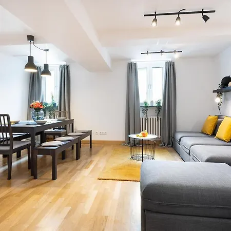 Apartment Marienplatz 2 Bedrooms Living Kitchen Munich