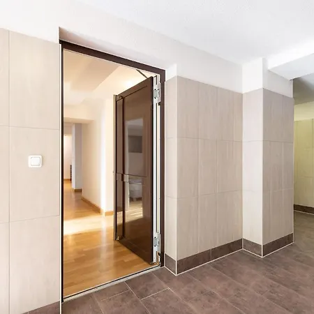 Apartment Marienplatz 2 Bedrooms Living Kitchen Munich