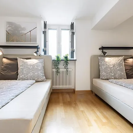 Marienplatz 2 Bedrooms Living Kitchen Mnichov